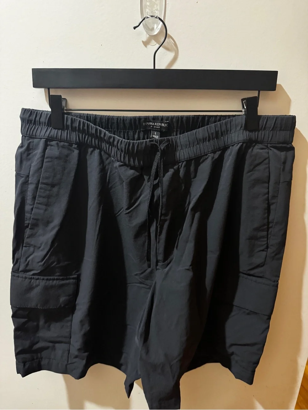 Banana Republic Men’s Black Cargo Drawstring Shorts